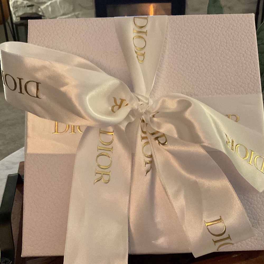💛Custom Dior Goodie Box💛 - Picture 2 of 9
